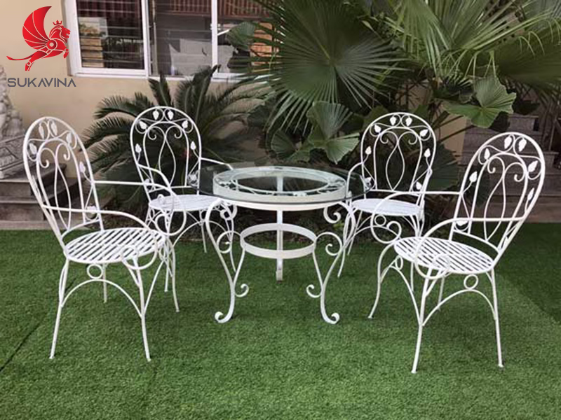 Ghế chân sắt lựa chọn cho không gian sống hiện đại và bền bỉ