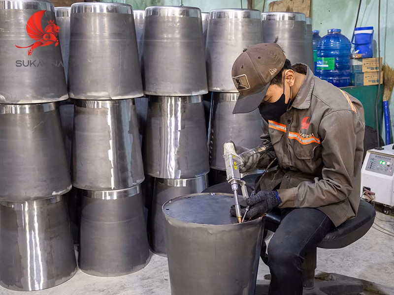 KỸ THUẬT HÀN ẢNH HƯỞNG THẾ NÀO ĐẾN ĐỘ ỔN ĐỊNH CỦA BÀN GHẾ SẮT HỘP NGHỆ THUẬT?